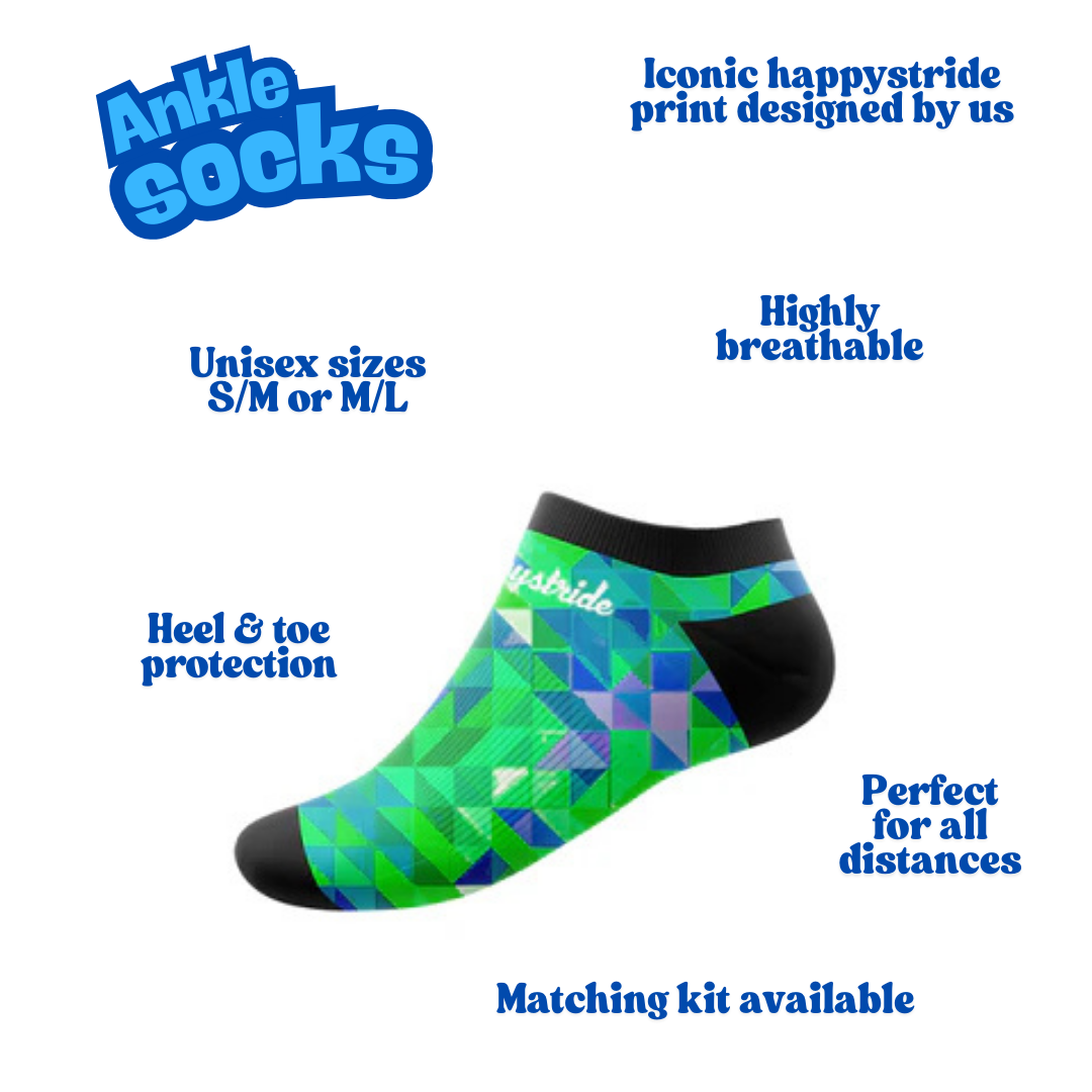 ''Neo geometric'' ankle socks